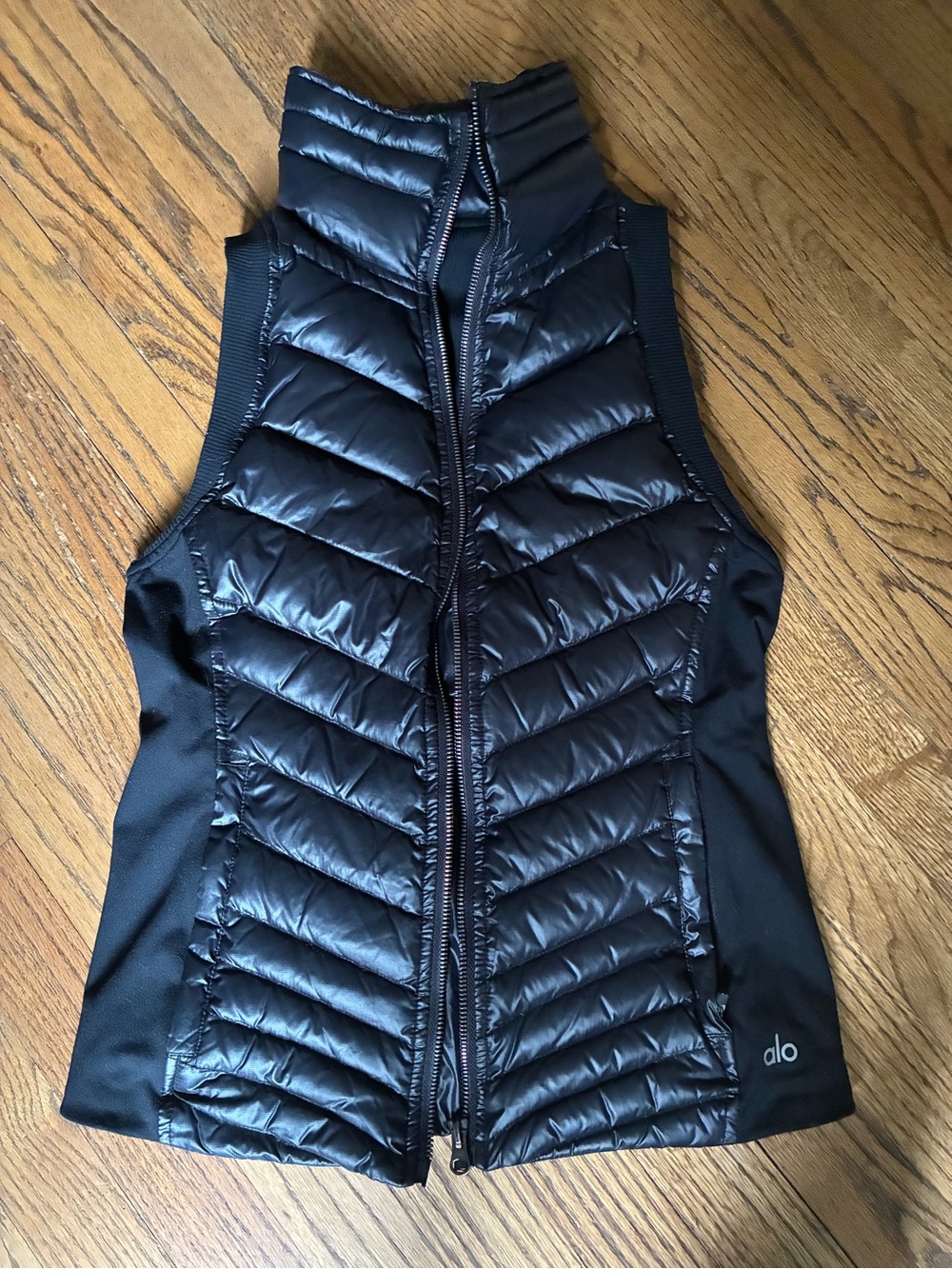 ALO Yoga Black Quilted Puffer Vest with Stretch Panels